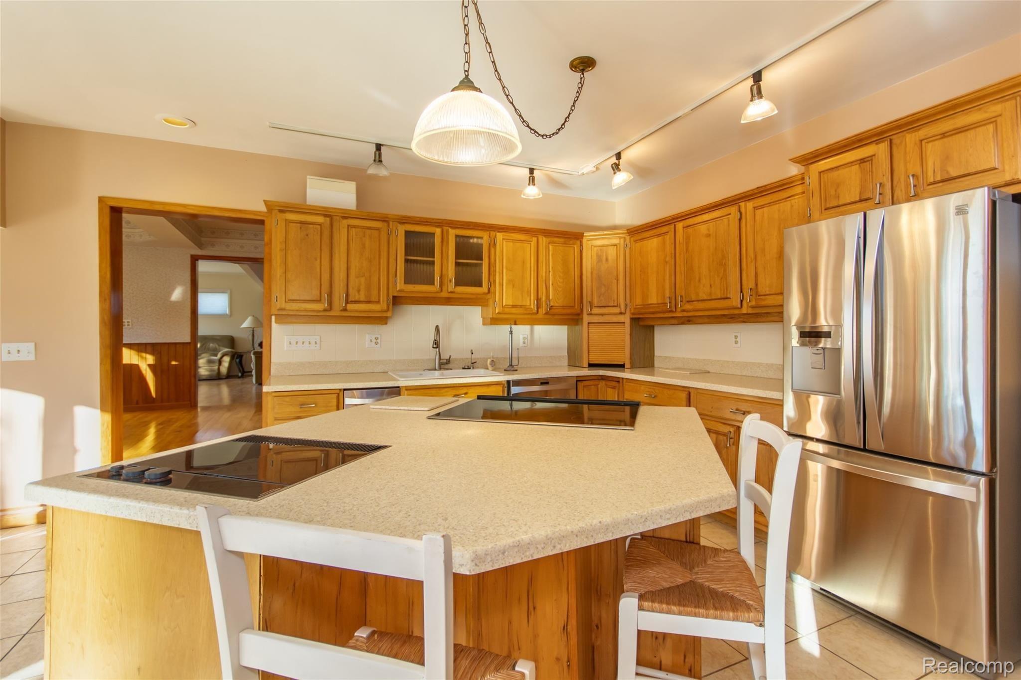 11000 White Lake Road Fenton, MI 48430 - Photo 9 of 40 DSC_5126enf.jpg