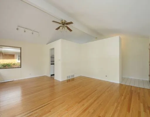 $3,100 | 220 Elmwood Drive, Naperville, IL 60540