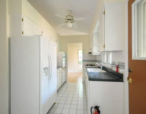 $3,100 | 220 Elmwood Drive, Naperville, IL 60540