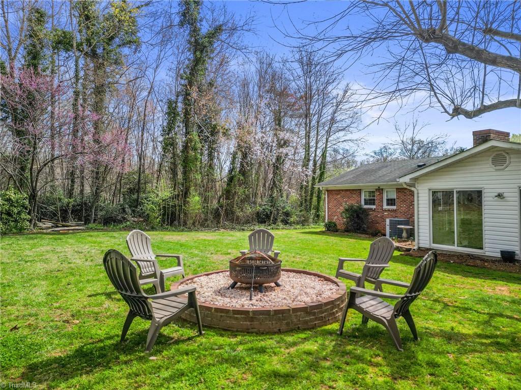 1823 River Dale Road Pfafftown, NC 27040 - Photo 5 of 31 Gallery Image 5