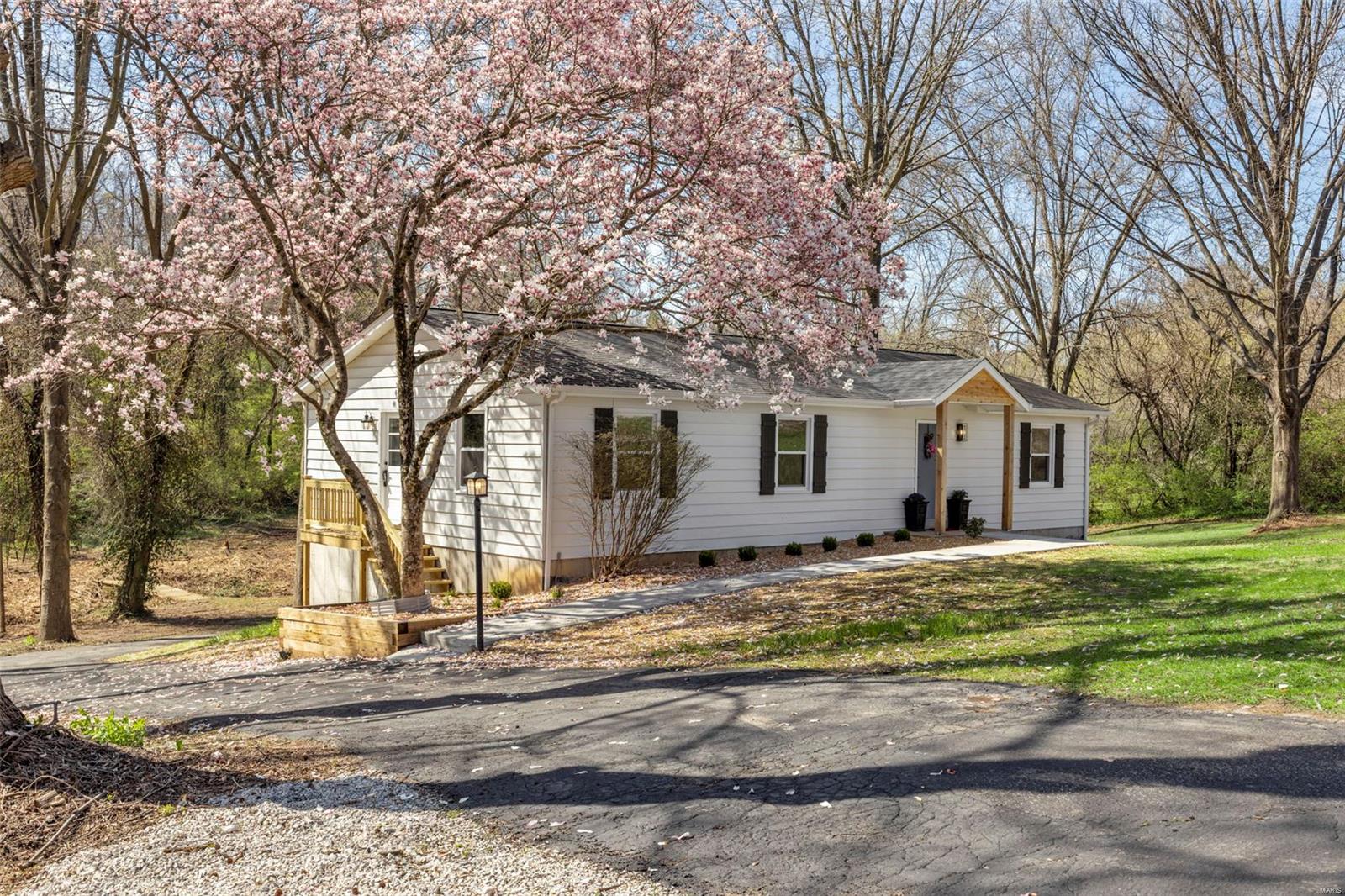 1300 Hudson Road St. Louis, MO 63135 - Photo 2 of 38