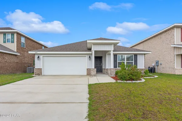 $2,400 | 4809 Loblolly Way, Panama City, FL 32404