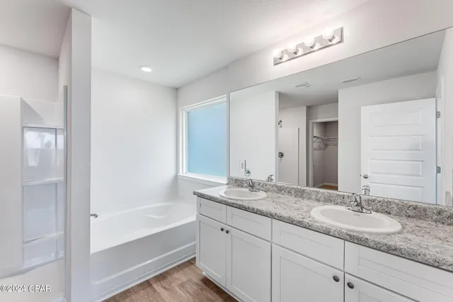 $2,400 | 4809 Loblolly Way, Panama City, FL 32404