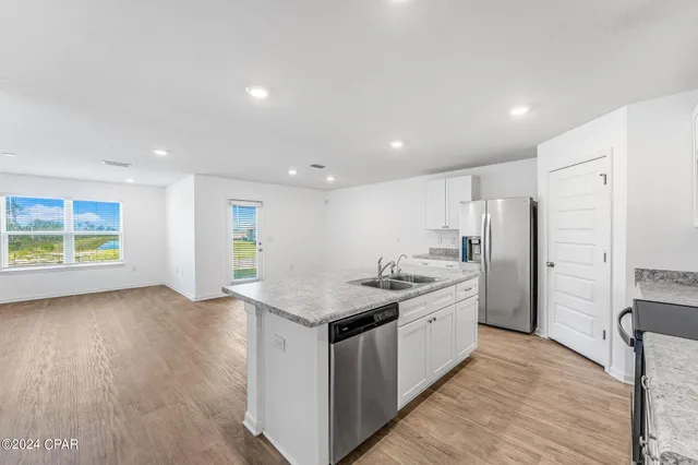 $2,400 | 4809 Loblolly Way, Panama City, FL 32404