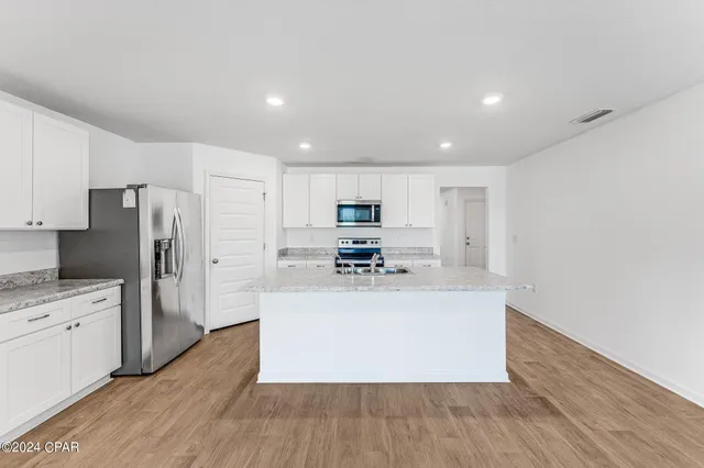 $2,400 | 4809 Loblolly Way, Panama City, FL 32404