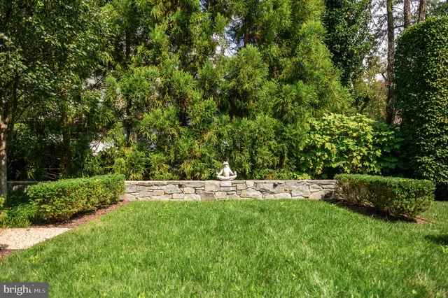 a view of an outdoor space with a lake view