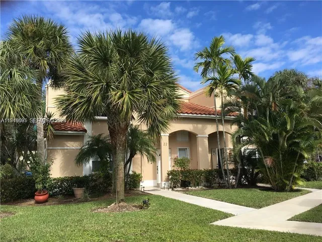 $504,900 | 561 Racquet Club Road, Unit 21, Weston, FL 33326