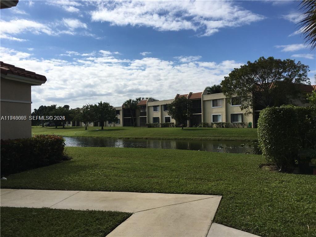 561 Racquet Club Road, Unit 21 Weston, FL 33326 - Photo 3 of 11