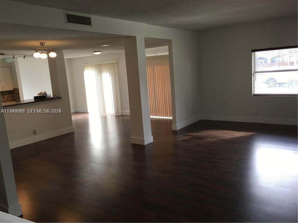 561 Racquet Club Road, Unit 21 Weston, FL 33326 - Photo 5 of 11