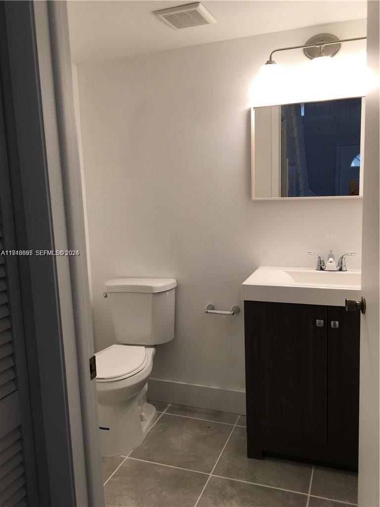 561 Racquet Club Road, Unit 21 Weston, FL 33326 - Photo 9 of 11