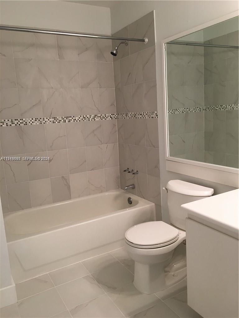 561 Racquet Club Road, Unit 21 Weston, FL 33326 - Photo 10 of 11