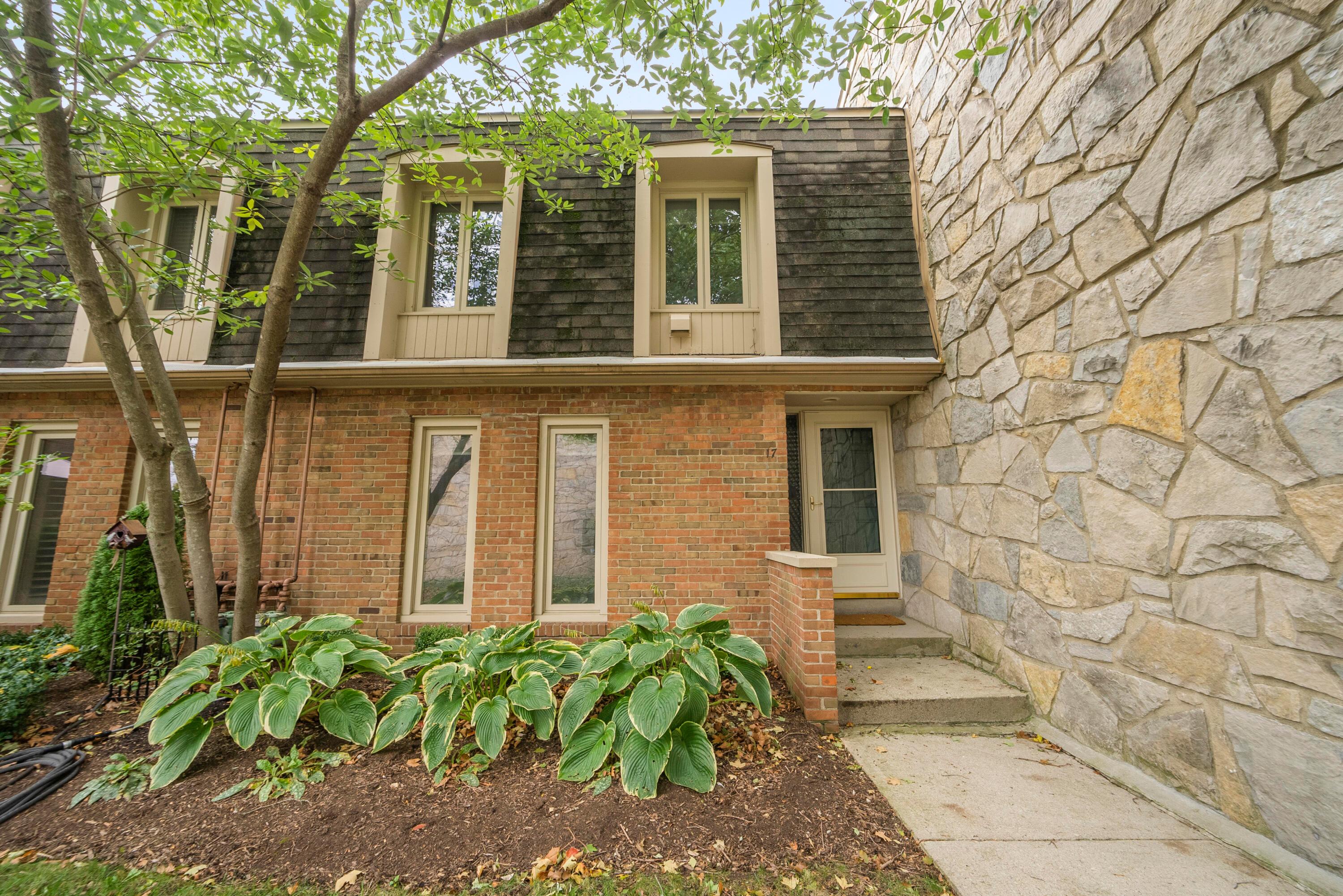 3600 Reed Road, Unit 17 Columbus, OH 43220 - Photo 2 of 34 DSC09089