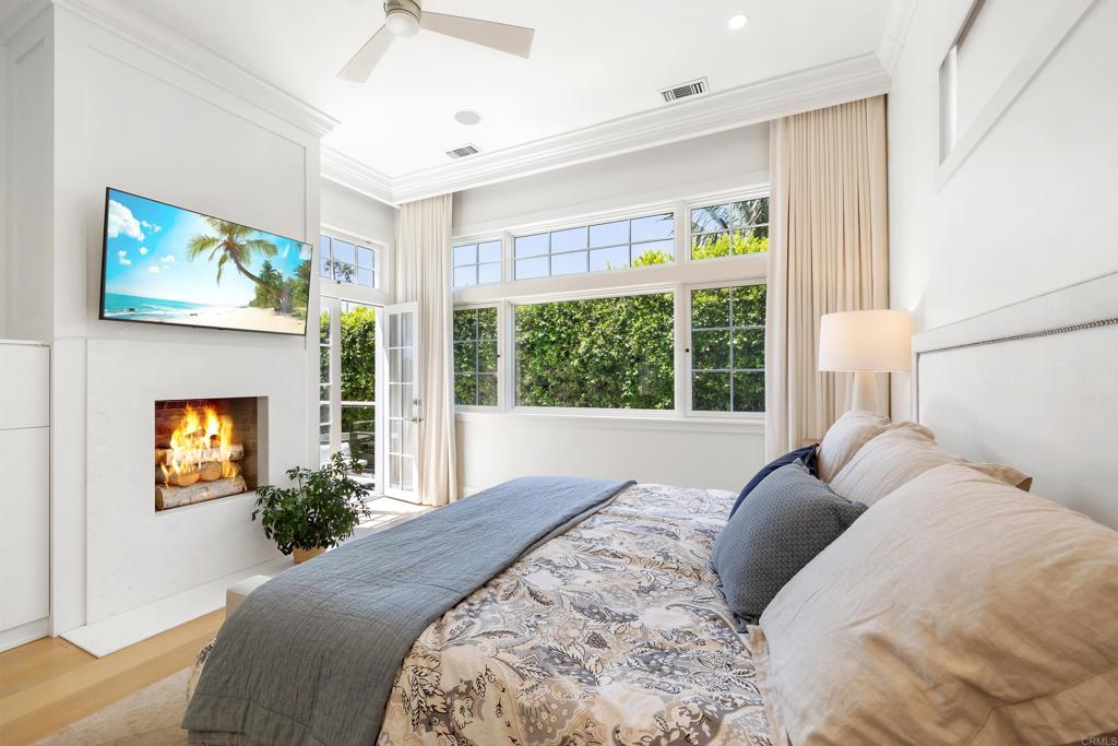 236 24th Street Del Mar, CA 92014 - Photo 17 of 44 a bedroom with a bed and a window