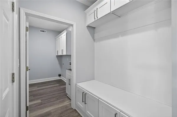 a view of utility room