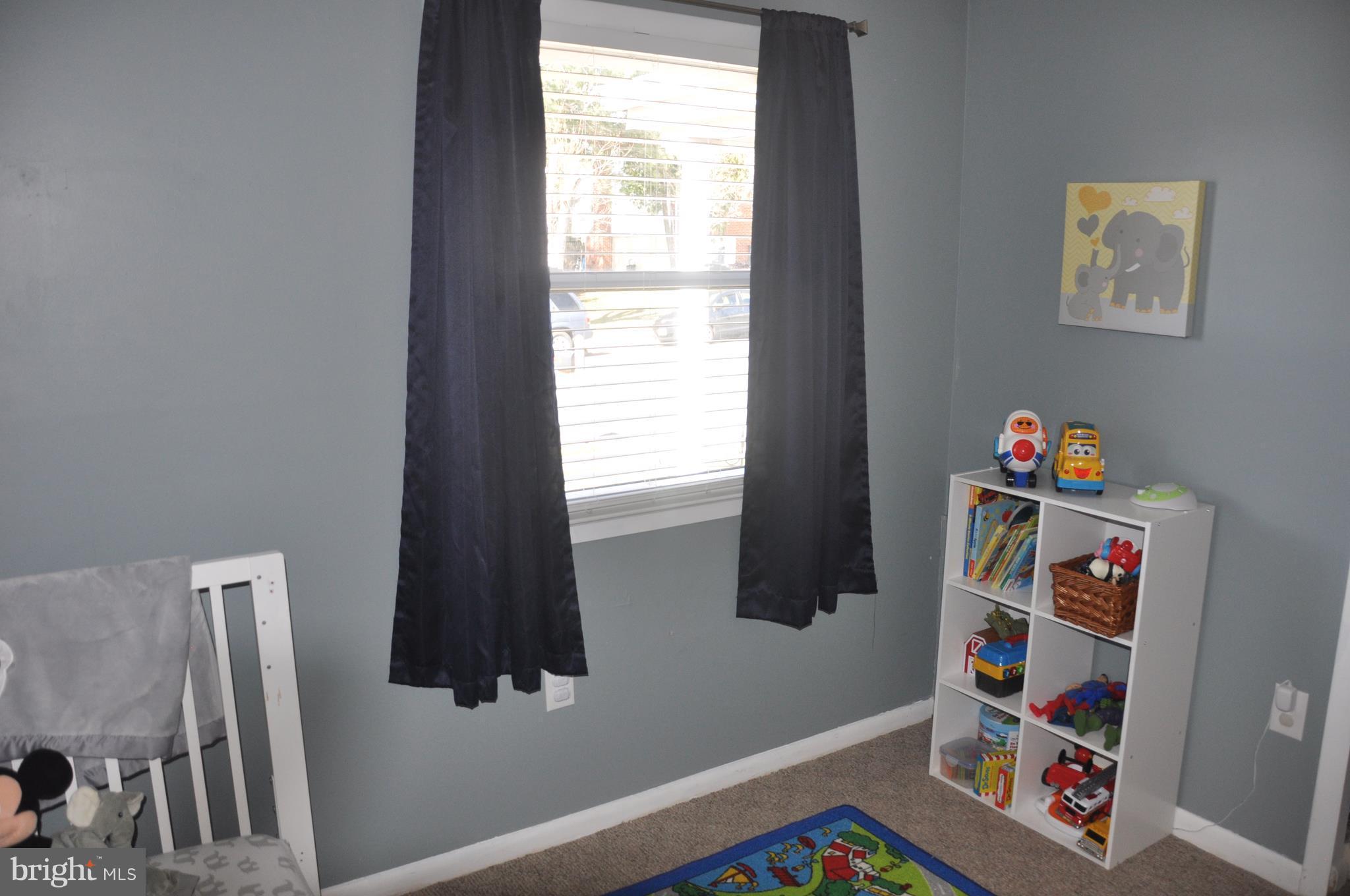 13847 Meadowbrook Road Woodbridge, VA 22193 - Photo 15 of 29 a room with toys and a window