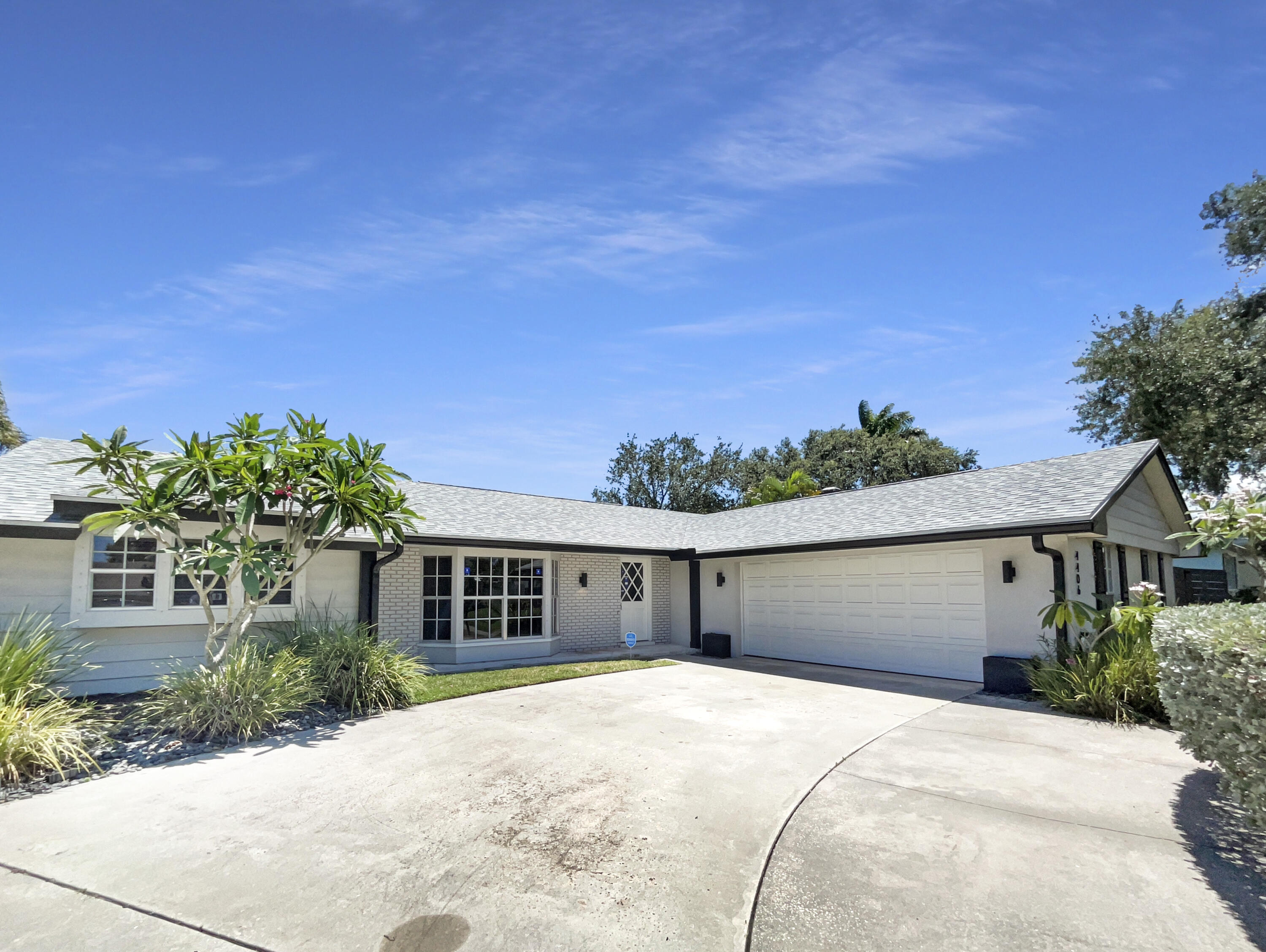 4406 Daffodil Cir South