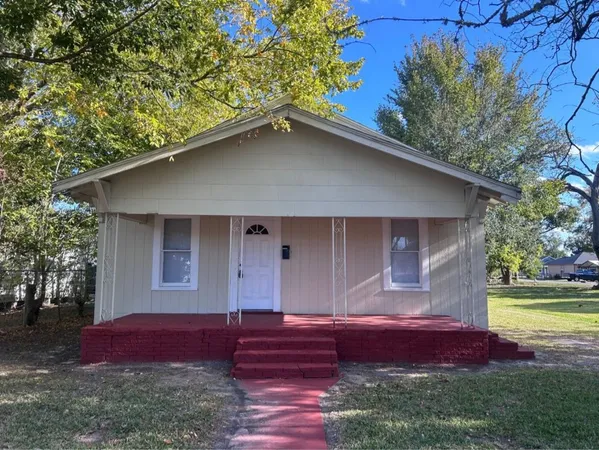$1,325 | 1710 West 15th Street, Port Arthur, TX 77640