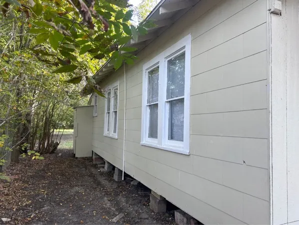 $1,325 | 1710 West 15th Street, Port Arthur, TX 77640