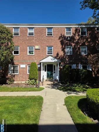 $299,888 | 245 Johnson Avenue, Unit K1, Hackensack, NJ 07601