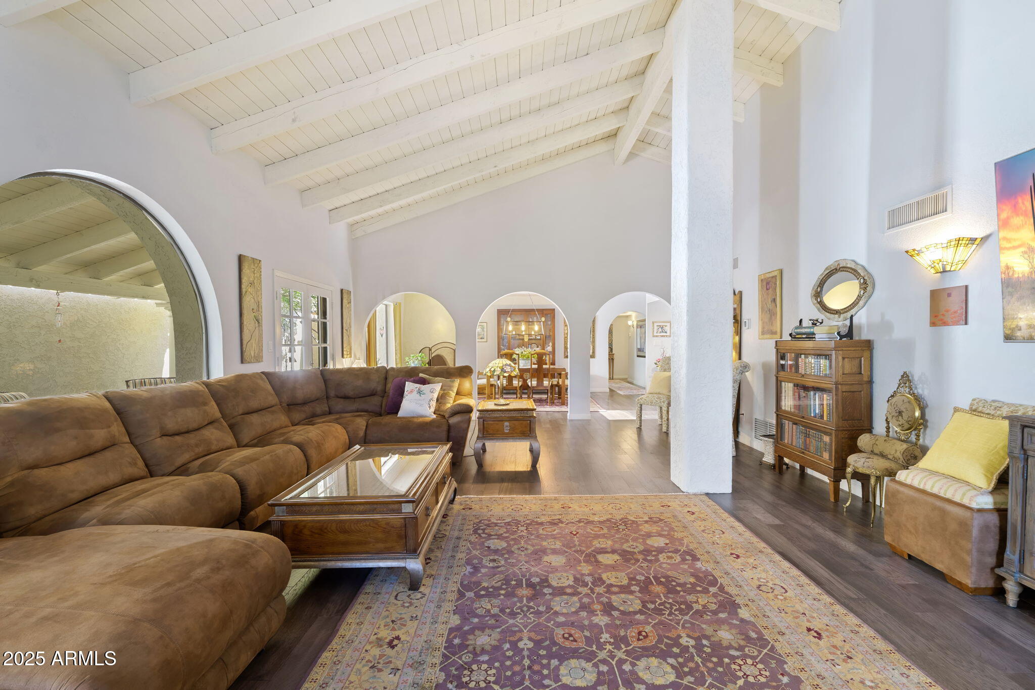 7217 North 6th Way Phoenix, AZ 85020 - Photo 16 of 43 a living room with furniture and a large window