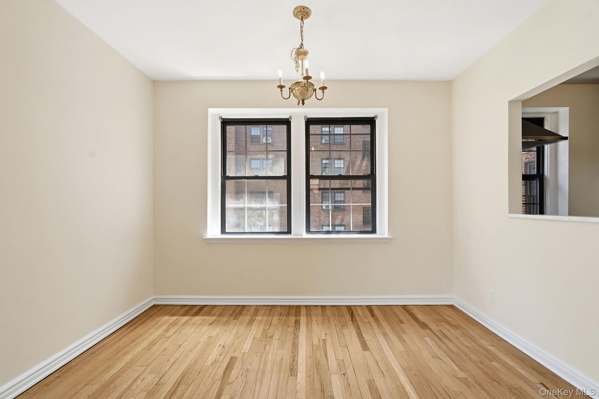 196 Garth Road, Unit 2F Scarsdale, NY 10583 - Photo 10 of 23 Alternate View Dining Room