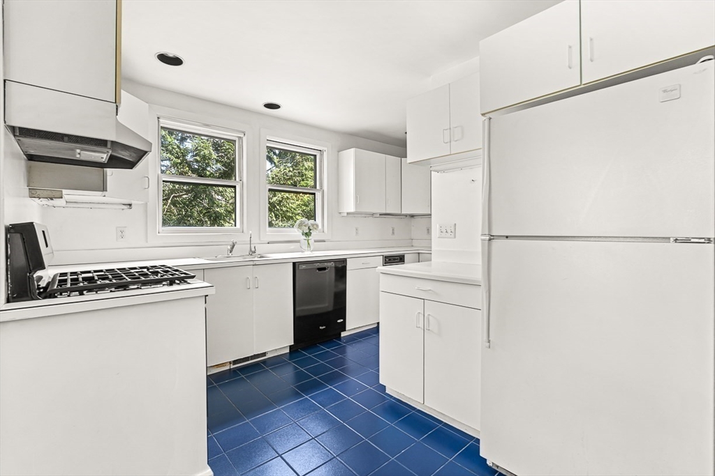 19 Glengarry Road Winchester, MA 01890 - Photo 20 of 42