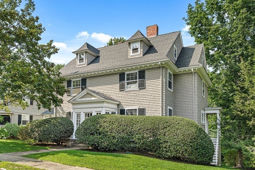 19 Glengarry Road Winchester, MA 01890 - Photo 3 of 42