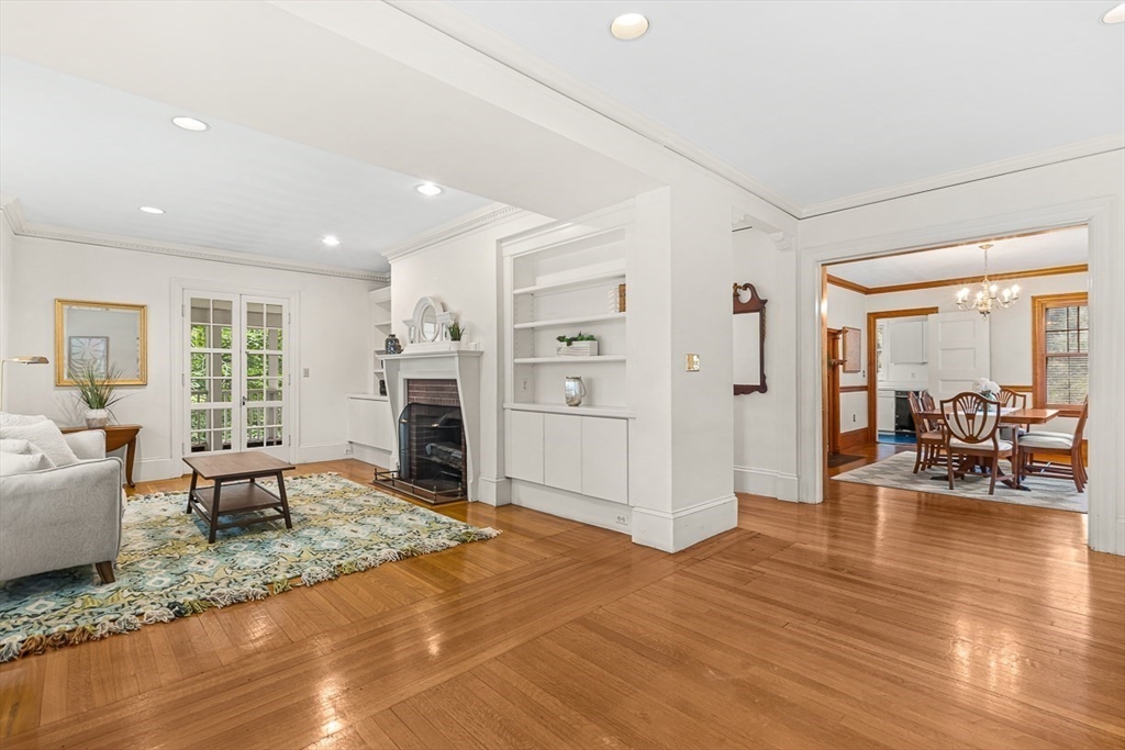 19 Glengarry Road Winchester, MA 01890 - Photo 9 of 42