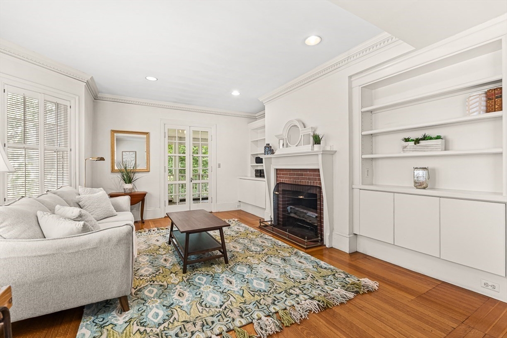 19 Glengarry Road Winchester, MA 01890 - Photo 10 of 42