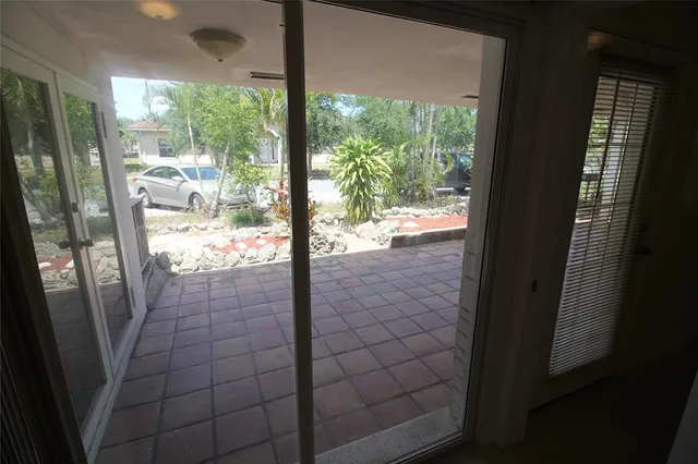 $1,500 | 909 Northeast 12th Avenue, Unit B, Pompano Beach, FL 33060