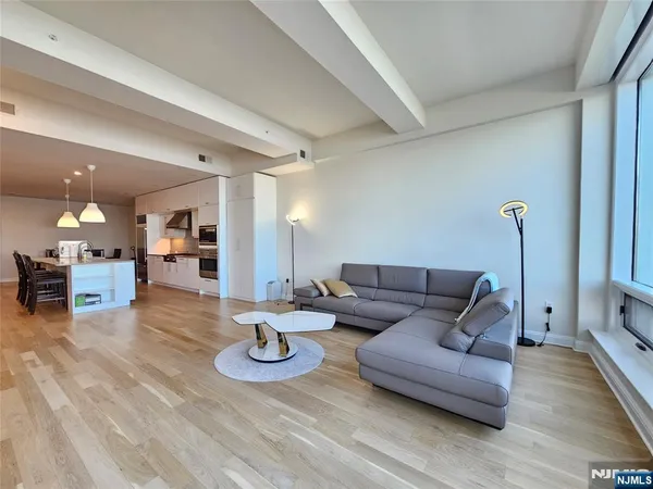 $5,795 | 9 Somerset Lane, Unit 305, Edgewater, NJ 07020