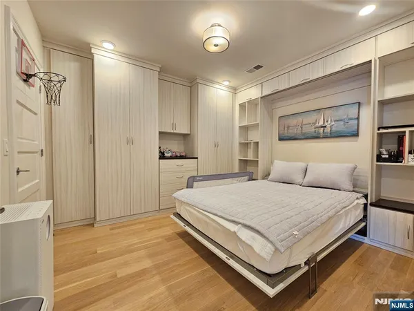 $5,795 | 9 Somerset Lane, Unit 305, Edgewater, NJ 07020