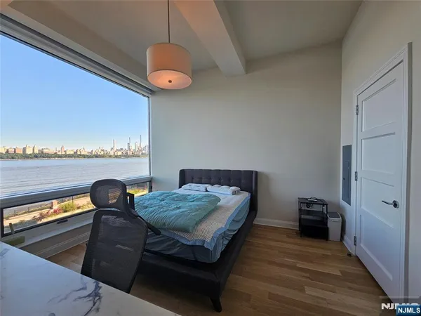 $5,795 | 9 Somerset Lane, Unit 305, Edgewater, NJ 07020