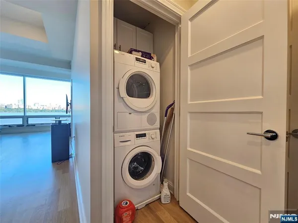 $5,795 | 9 Somerset Lane, Unit 305, Edgewater, NJ 07020