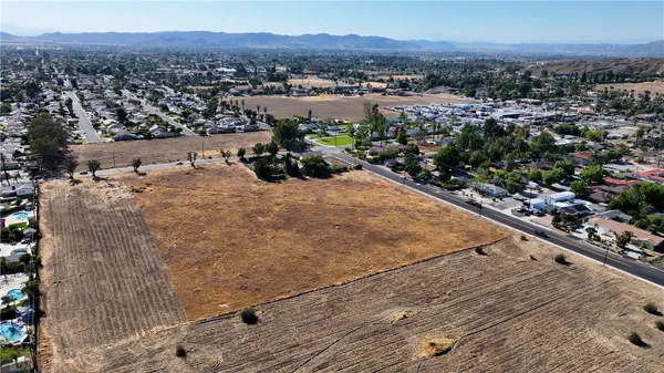 $1,050,000 | 41531 Acacia E Avenue, Hemet, CA 92544