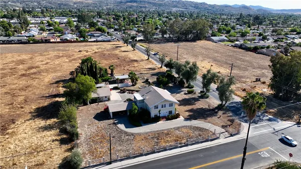 $1,050,000 | 41531 Acacia E Avenue, Hemet, CA 92544