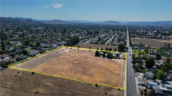 $1,050,000 | 41531 Acacia E Avenue, Hemet, CA 92544