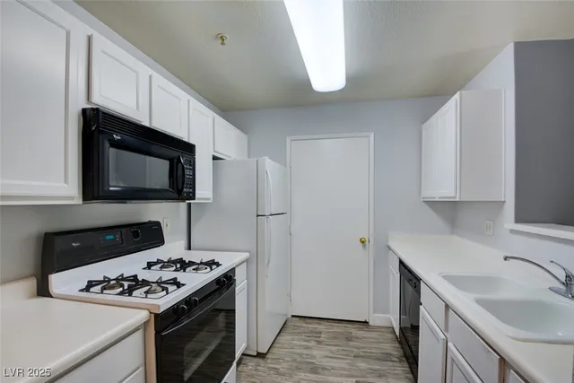 $1,500 | 950 Seven Hills Drive, Unit 222, Henderson, NV 89052