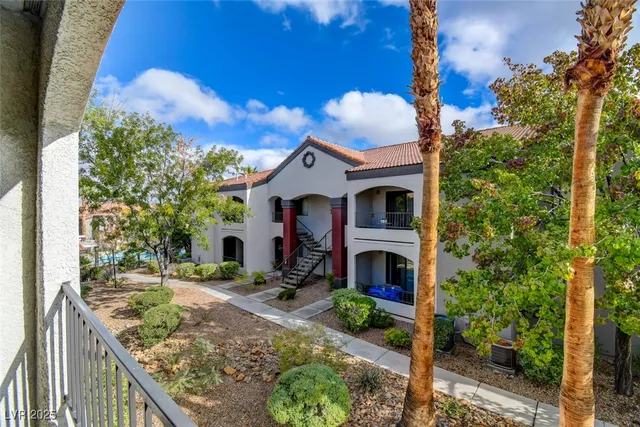 $1,450 | 950 Seven Hills Drive, Unit 222, Henderson, NV 89052