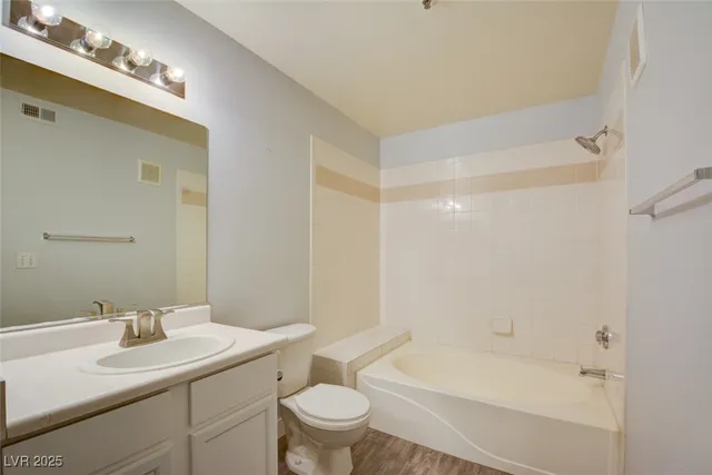 $1,500 | 950 Seven Hills Drive, Unit 222, Henderson, NV 89052