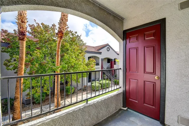 $1,450 | 950 Seven Hills Drive, Unit 222, Henderson, NV 89052