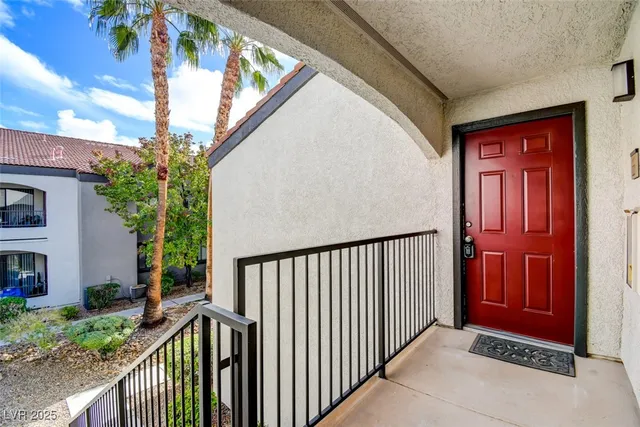 $1,500 | 950 Seven Hills Drive, Unit 222, Henderson, NV 89052