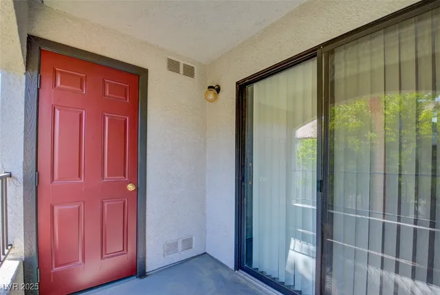 $1,450 | 950 Seven Hills Drive, Unit 222, Henderson, NV 89052