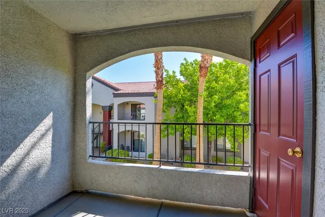 $1,450 | 950 Seven Hills Drive, Unit 222, Henderson, NV 89052