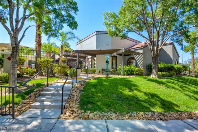 $1,450 | 950 Seven Hills Drive, Unit 222, Henderson, NV 89052