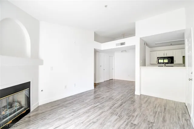 $1,450 | 950 Seven Hills Drive, Unit 222, Henderson, NV 89052