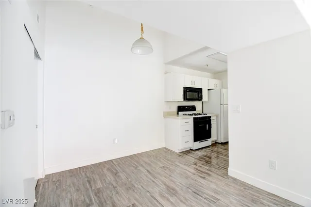 $1,500 | 950 Seven Hills Drive, Unit 222, Henderson, NV 89052