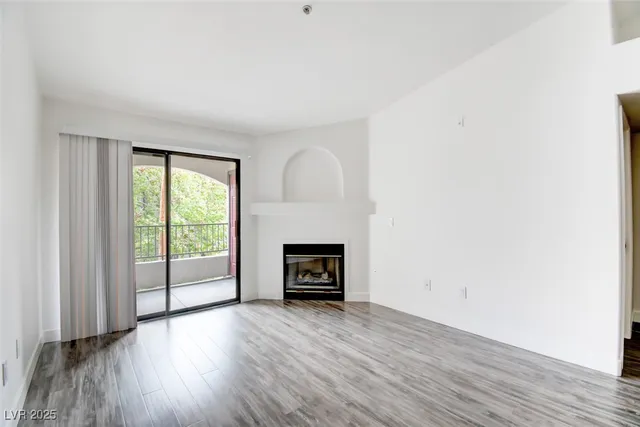 $1,500 | 950 Seven Hills Drive, Unit 222, Henderson, NV 89052