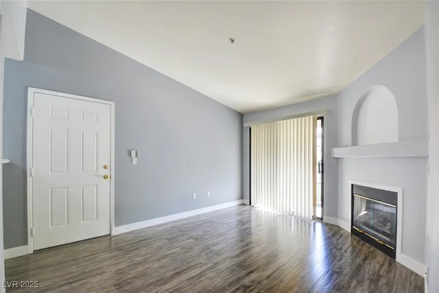 $1,500 | 950 Seven Hills Drive, Unit 222, Henderson, NV 89052
