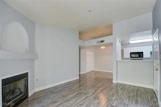 $1,500 | 950 Seven Hills Drive, Unit 222, Henderson, NV 89052